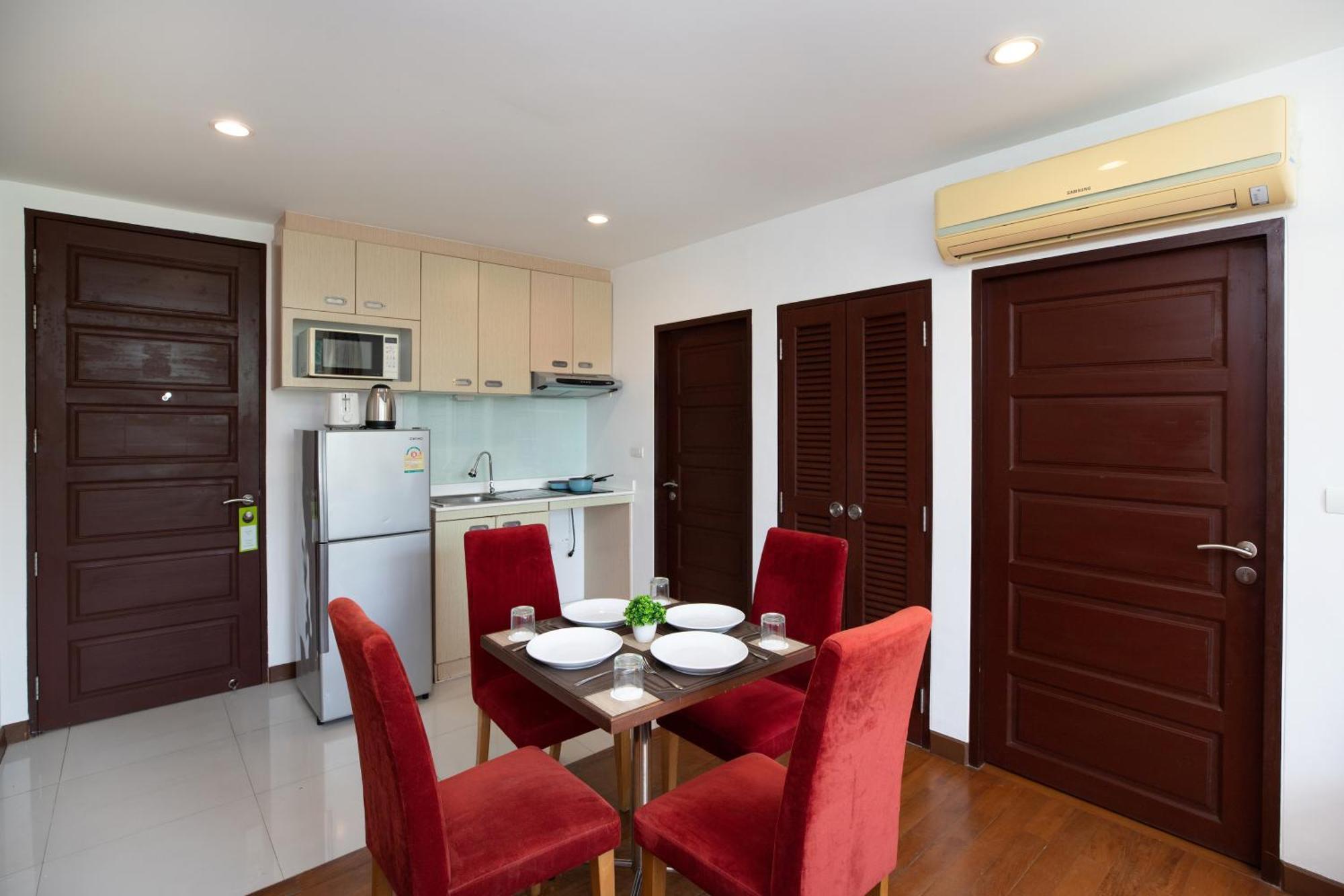 Icheck Inn Residences Patong Exterior foto